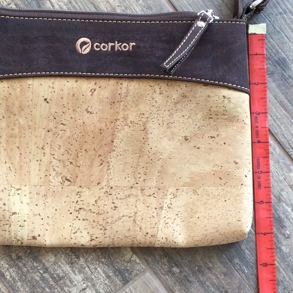 NWT Corkor Vegan Crossbody/Shoulder Bag with Adjustable Strap - Picture 8 of 10